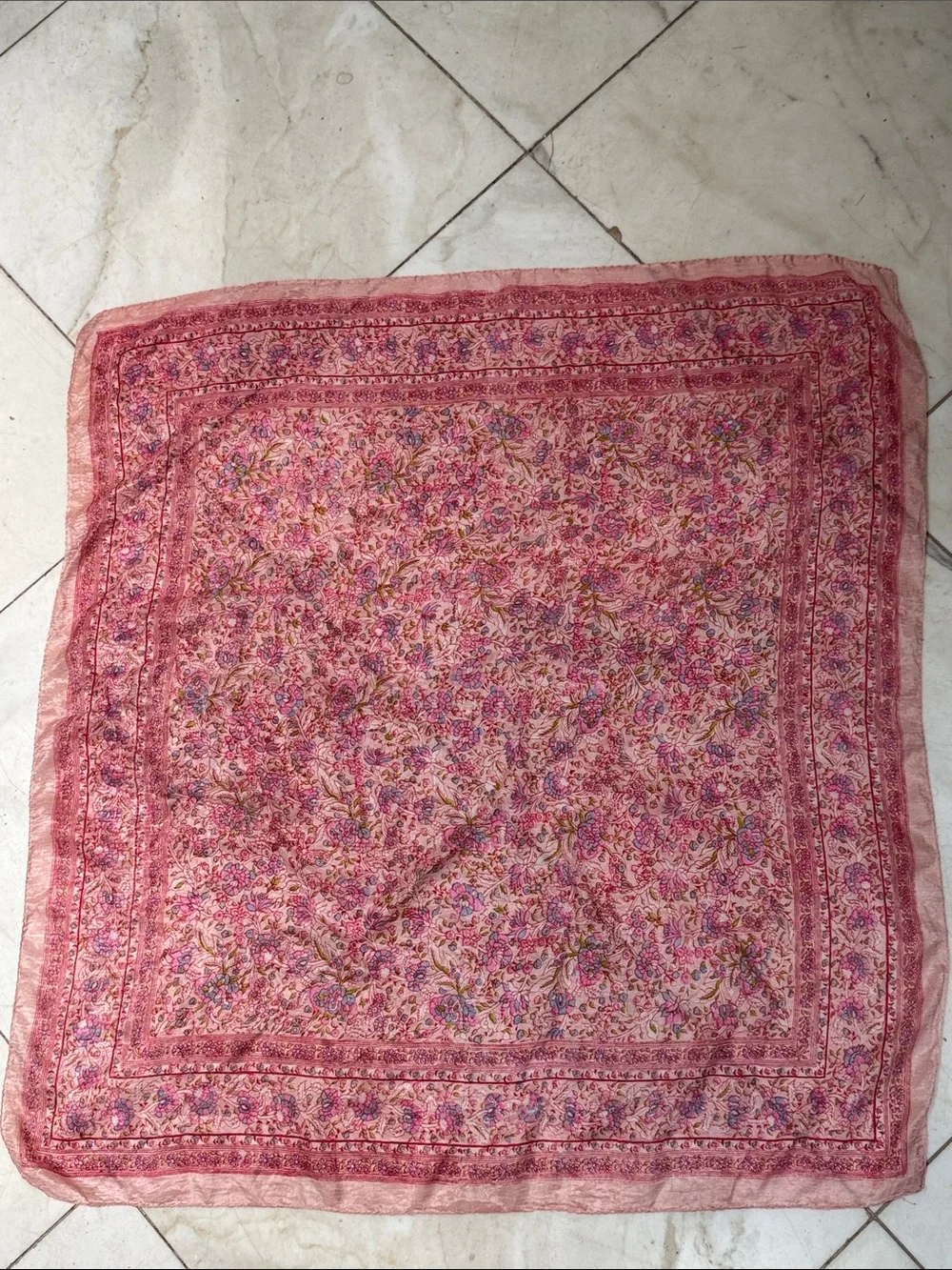 Vintage Delicate Pink Floral Silk Scarf 🧣 Hand Rolled edges 30”x34”